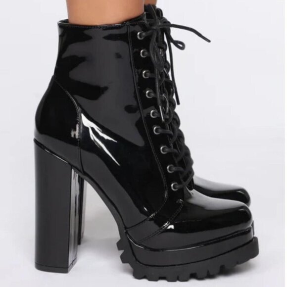Black Faux Patent Leather Lug Sole Edgy Sexy Baddie Platform Heel Boots 10 - Picture 2 of 16